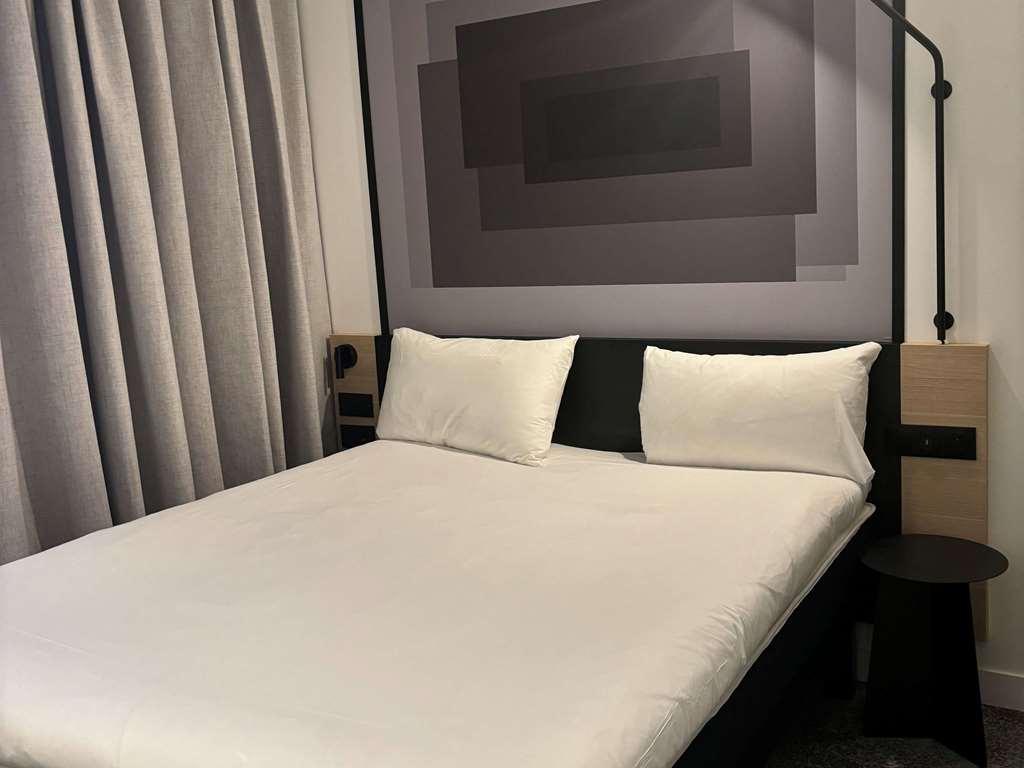 Ibis Rouen Centre Rive Droite Pasteur Hotel Room photo